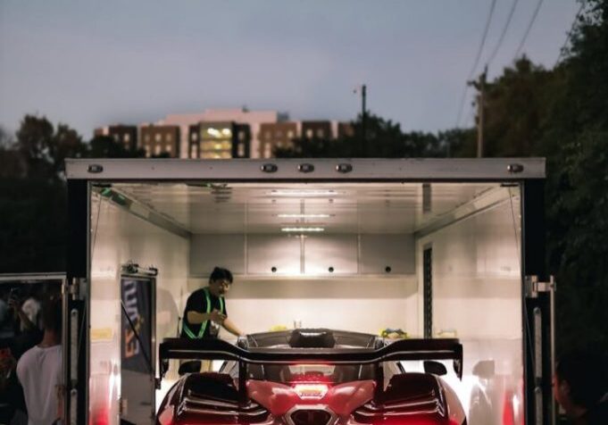 enclosed vehicle shipping